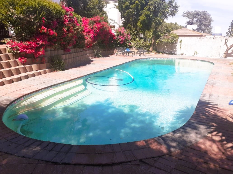 To Let 2 Bedroom Property for Rent in Country Club Western Cape